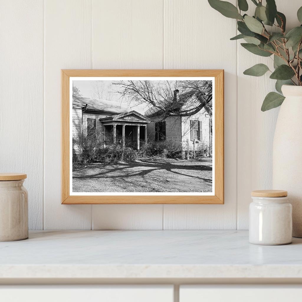 Historic House in Clinton, GA - Early 20th Century Photo