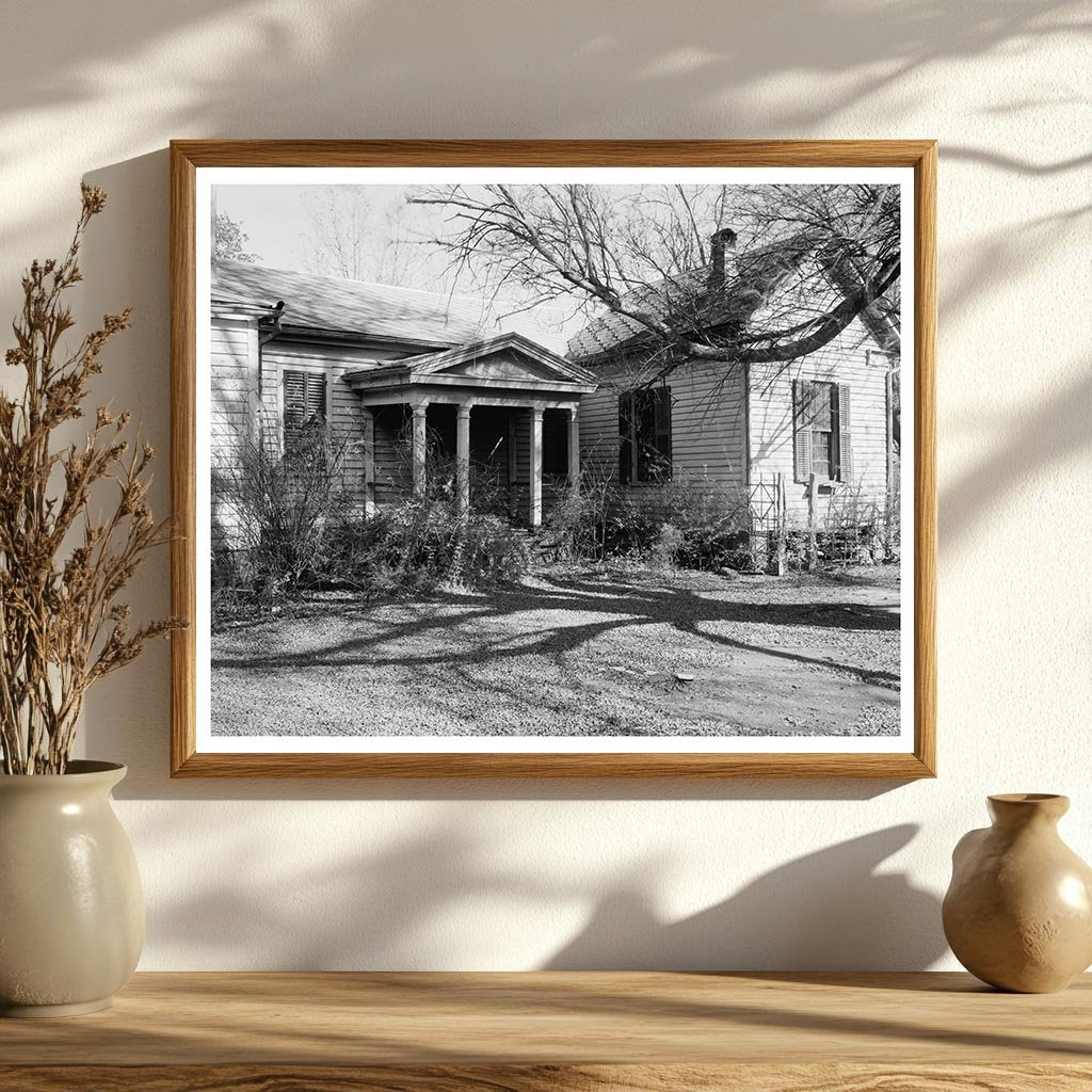 Historic House in Clinton, GA - Early 20th Century Photo