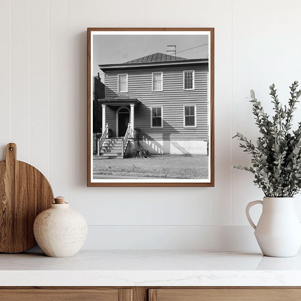 Historic Residence in Savannah, Georgia - Early 20th Century