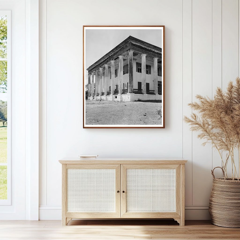 Historic Mansion in Bains, LA - 1830s Architecture Photo