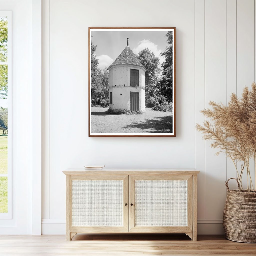 Vintage Architecture in New Roads, LA - 20th Century