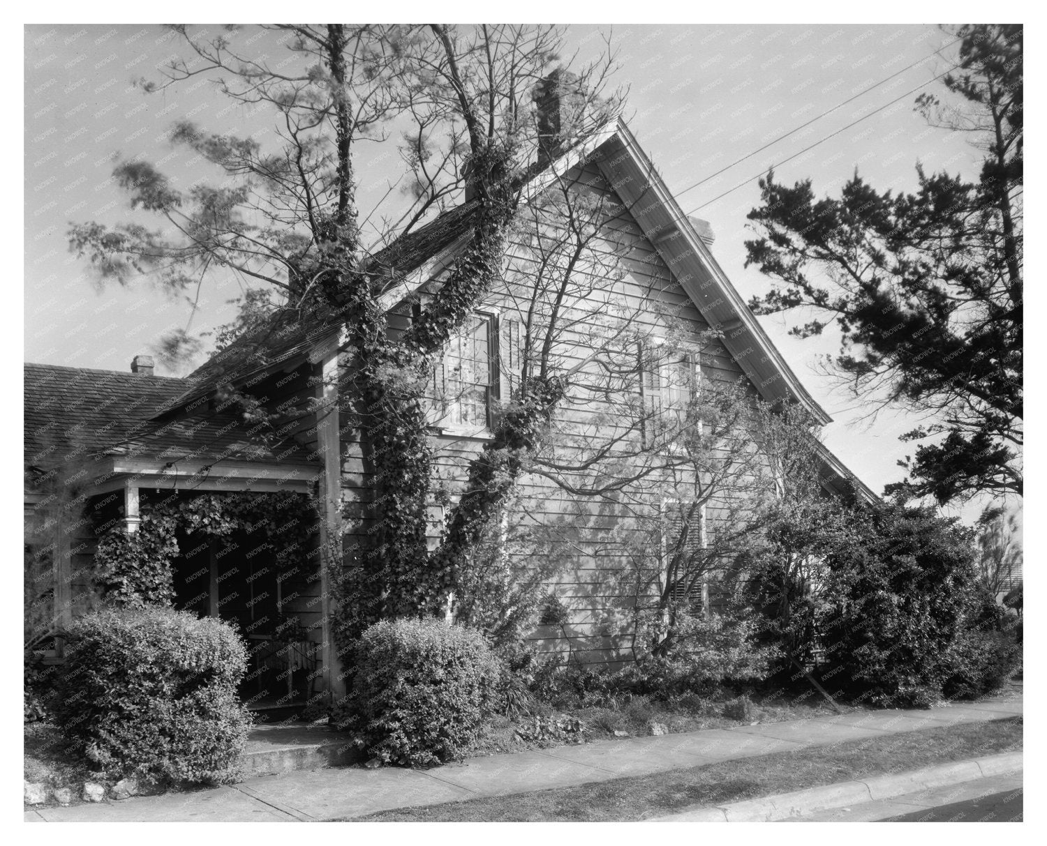 Vintage House in Beaufort, NC - Carnegie Survey 20th Century
