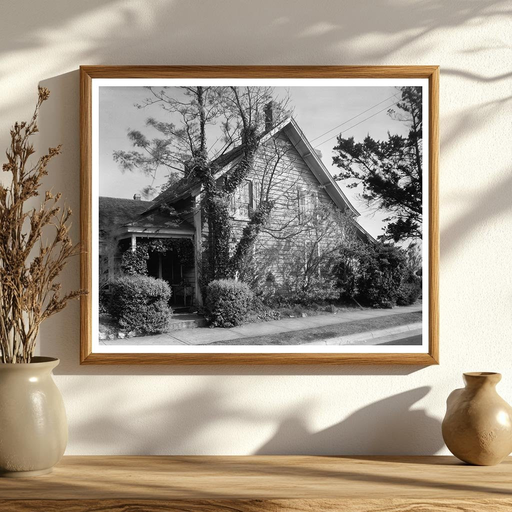 Vintage House in Beaufort, NC - Carnegie Survey 20th Century