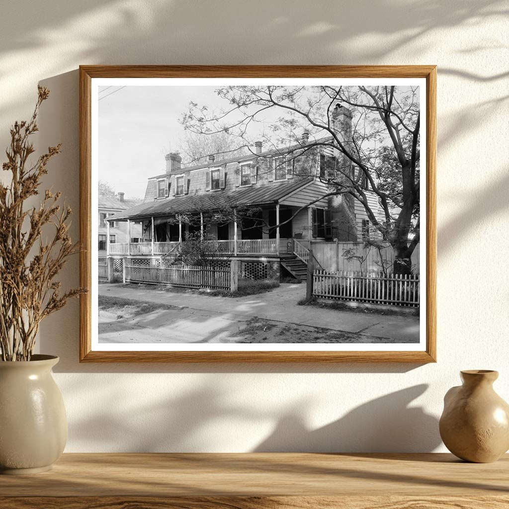 Gambrel-Roofed Home in New Bern, NC, 19th Century