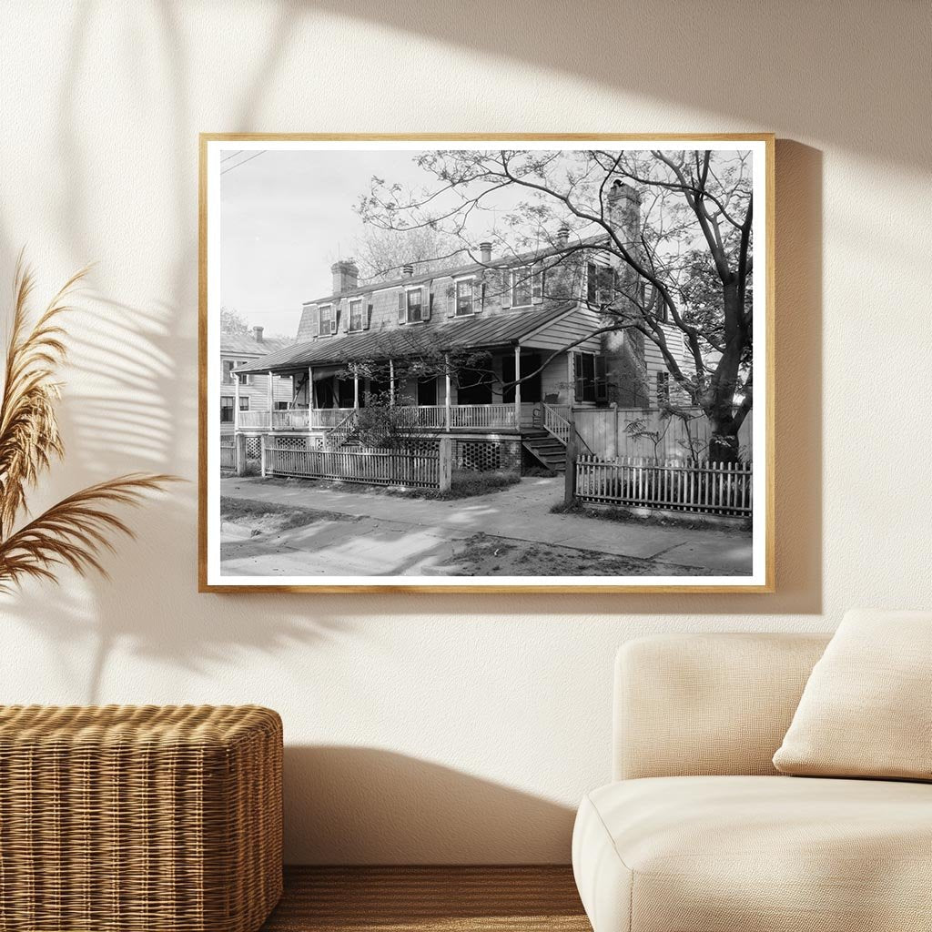 Gambrel-Roofed Home in New Bern, NC, 19th Century