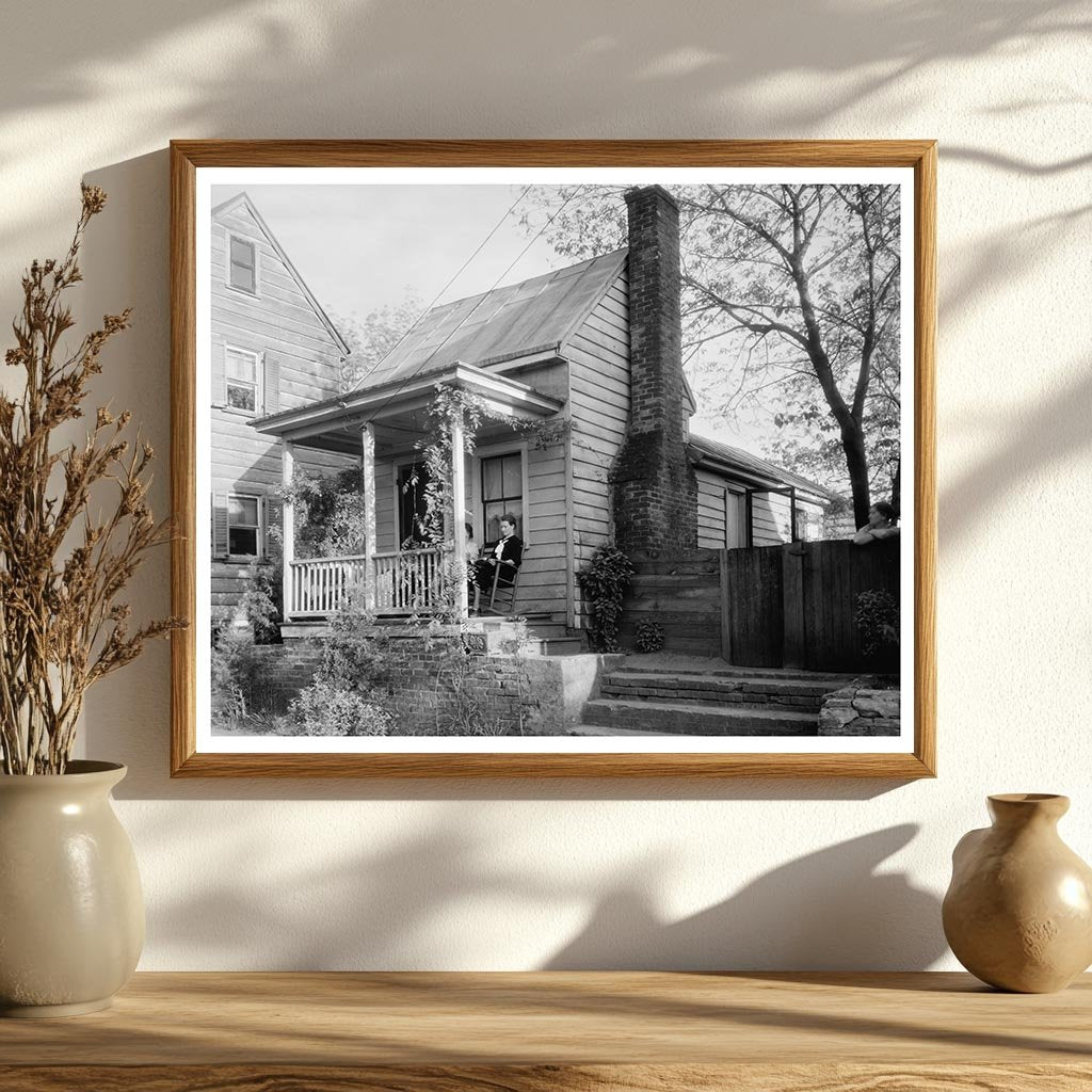Vintage Wooden House in New Bern, NC - Late 19th Century