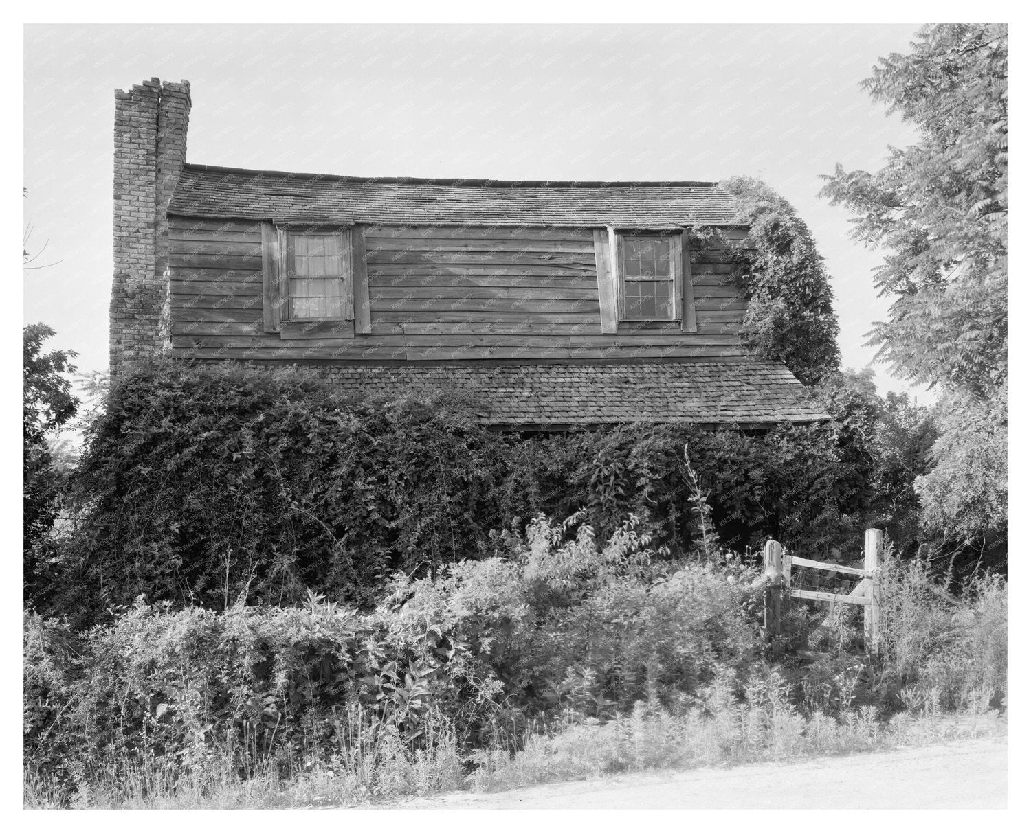 Abandoned Building in Nixtonton, NC - Early 1900s Photo