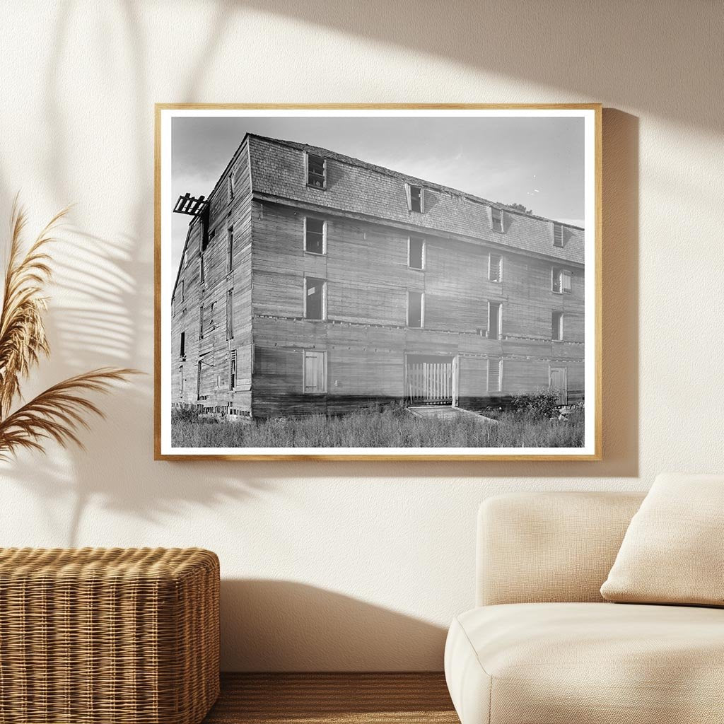 Somerset Grainary, Lake Phelps, NC, 1800 - Vintage Photo