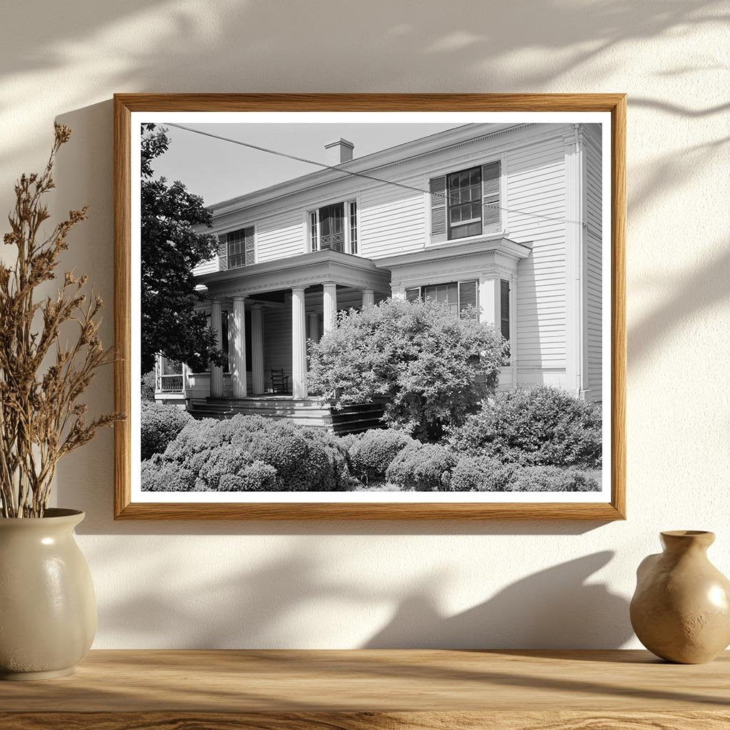 1832 Wooden House in Warrenton, NC - Historical Architecture
