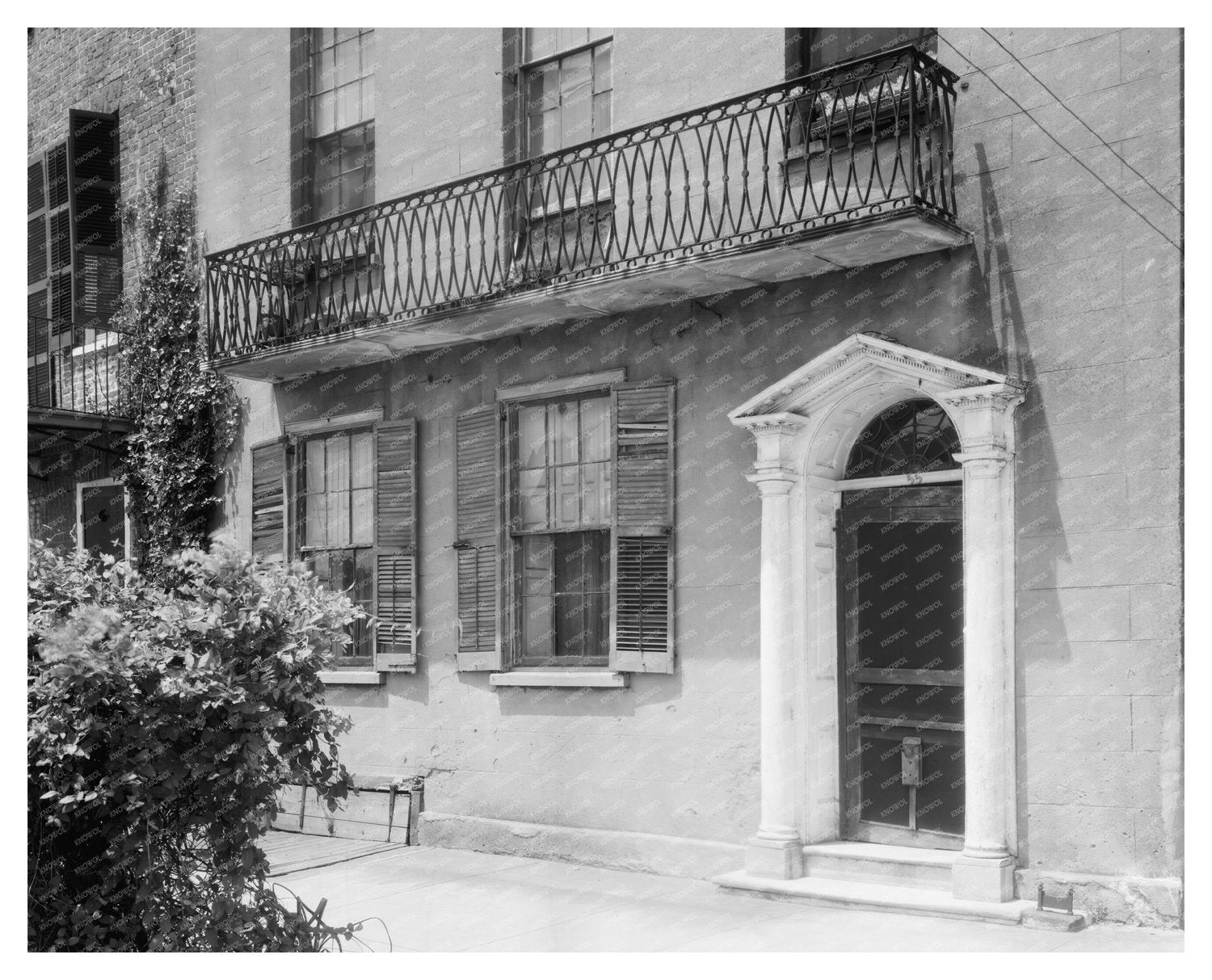 Historic Building in Charleston, SC - Early 20th Century