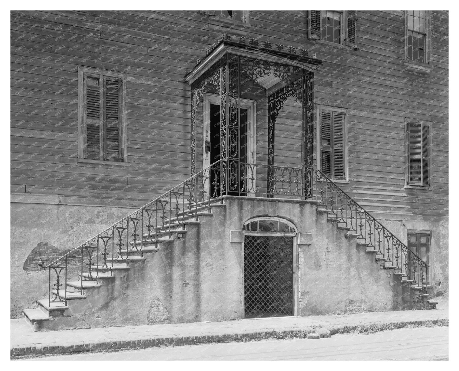 1800 Charleston Architecture: Vintage Photo Insights