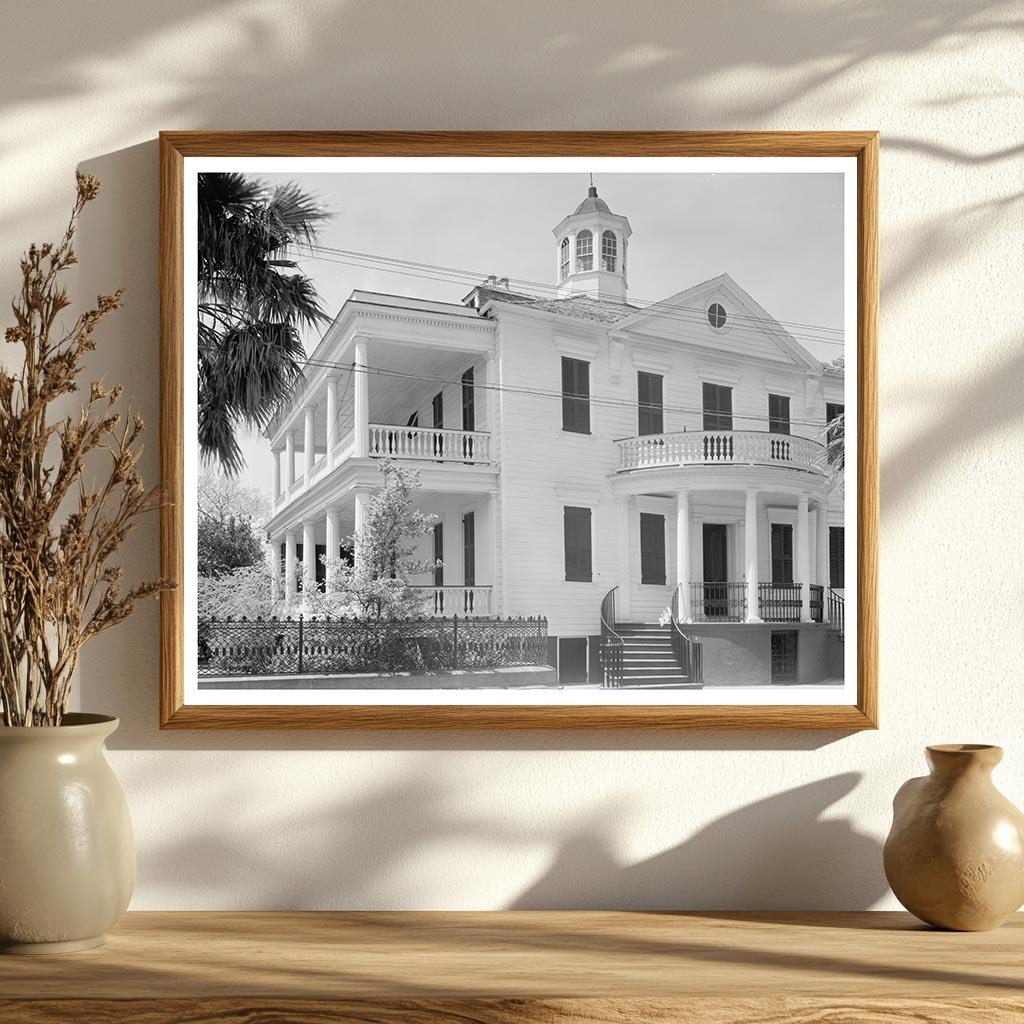 Historic Charleston Building, South Carolina 1800 Photo