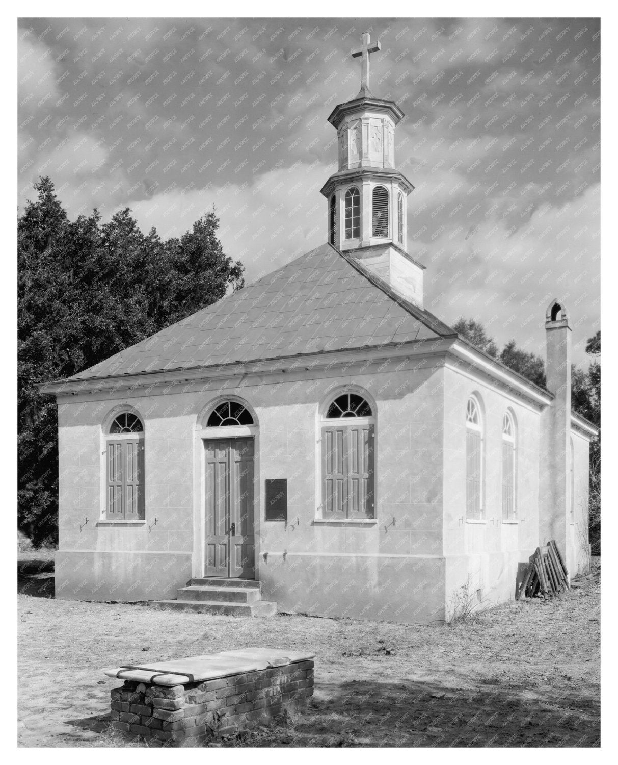 Historic Building in Charleston, SC - 1729 Photo Archive
