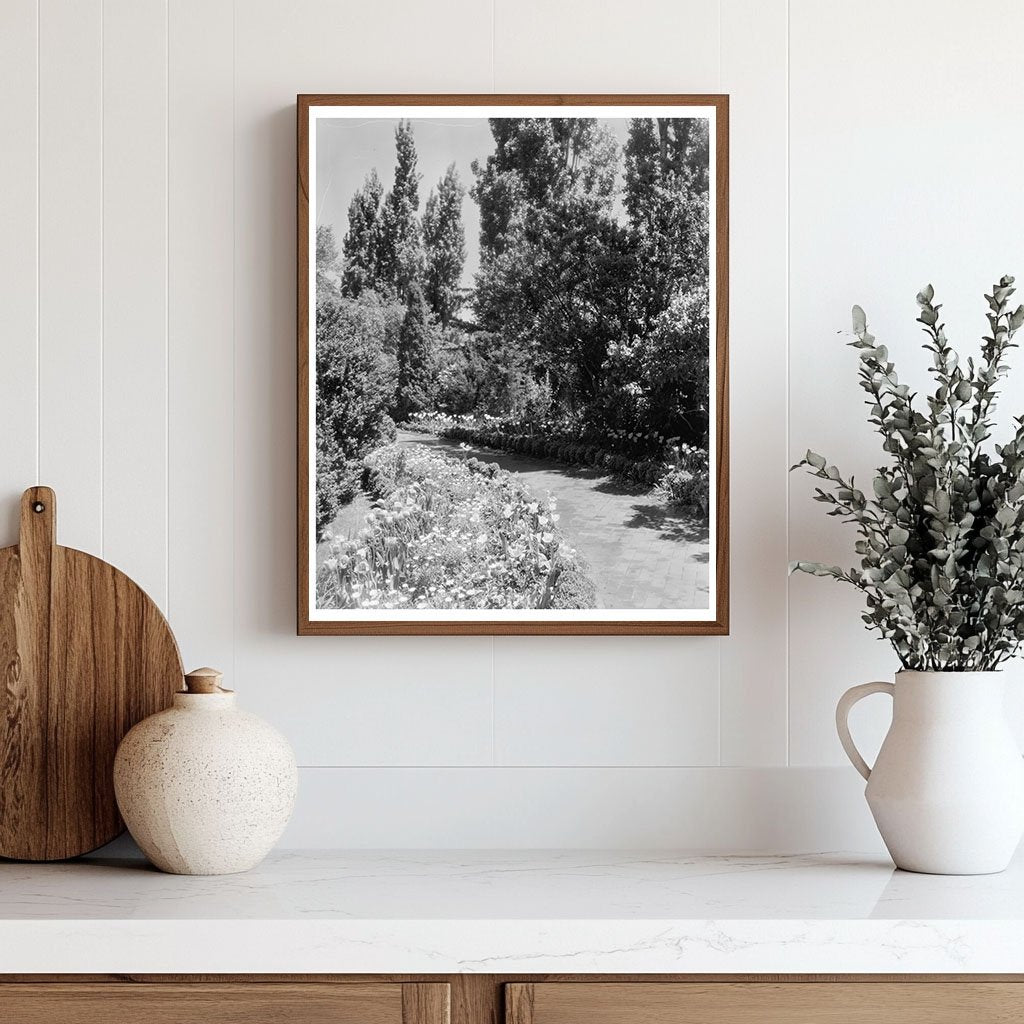 Greenwood, VA Gardens - Vintage Photo from 1900s