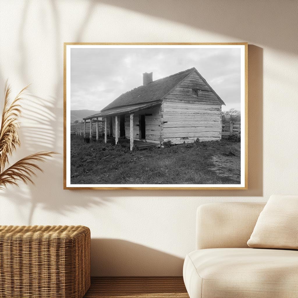Historic 1760 Log Cabin in Fincastle, Virginia
