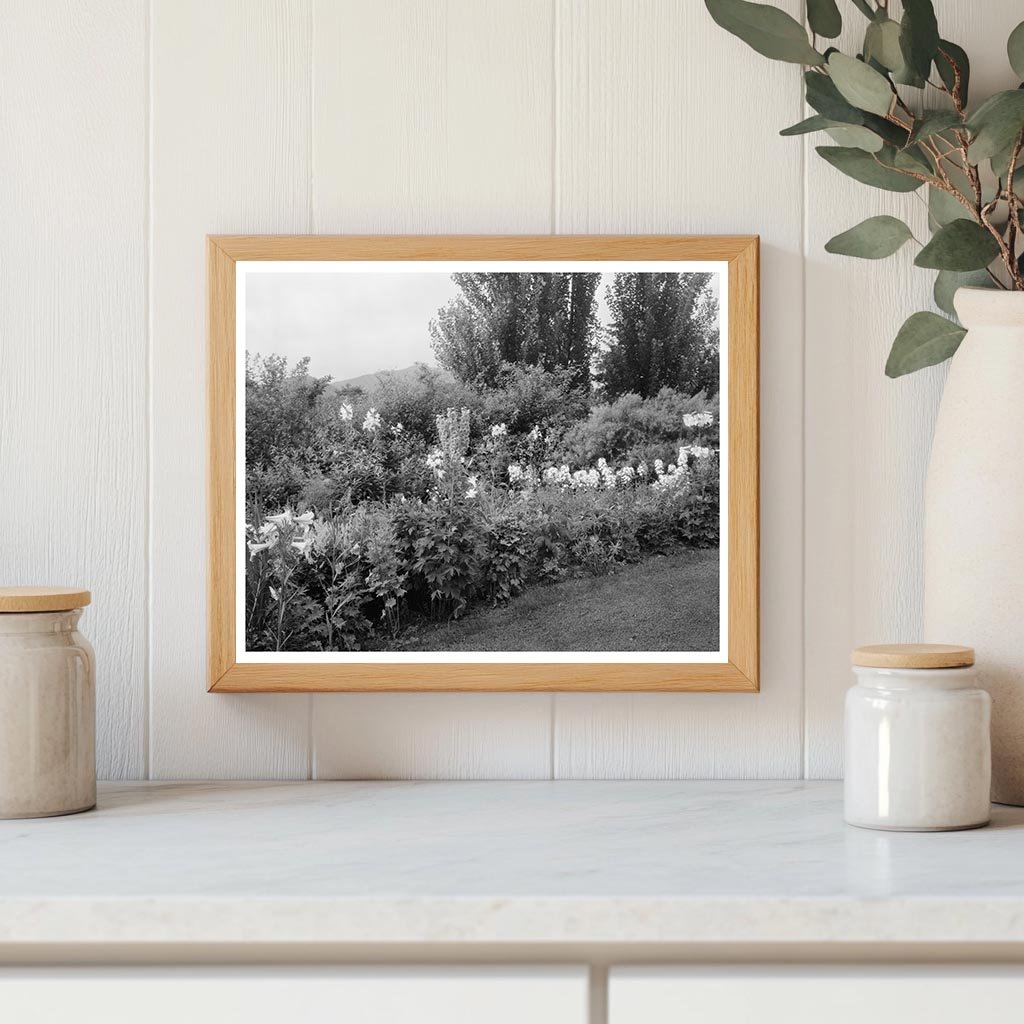 Lynchburg VA Garden Scene, 20th Century Vintage Photo