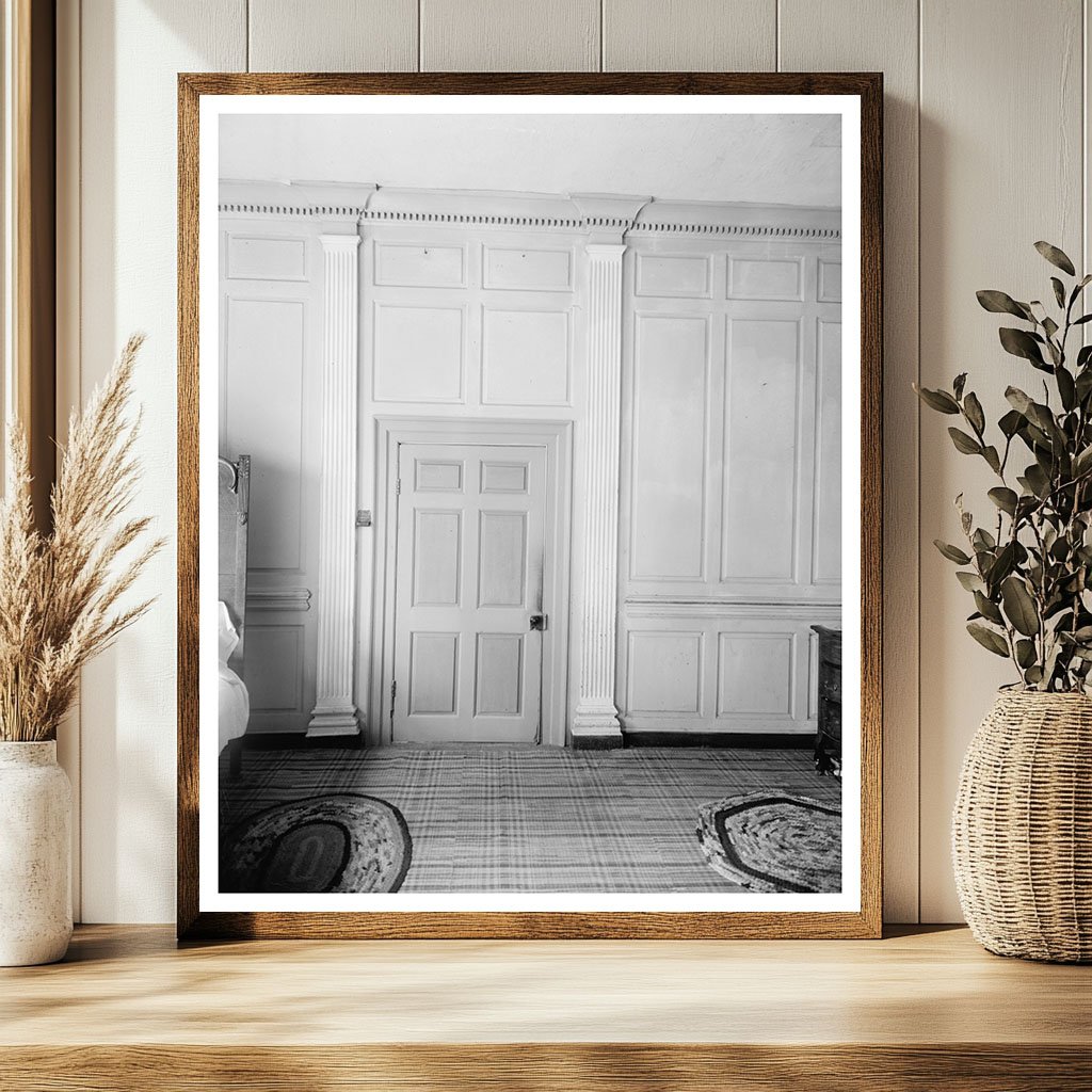 Historic Building in Weyanoke, VA 1730 - Vintage Photo