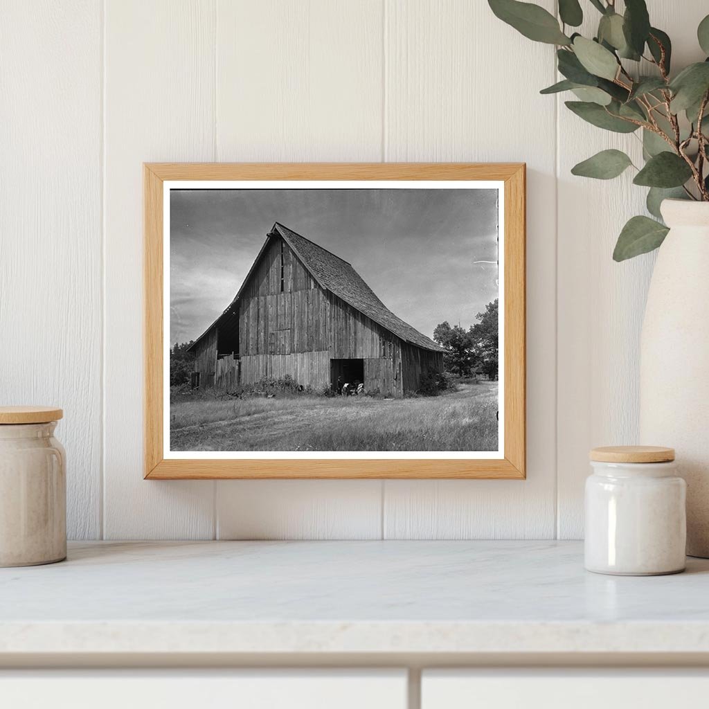 Midlothian Pike Barn, Chesterfield VA, Mid-20th Century