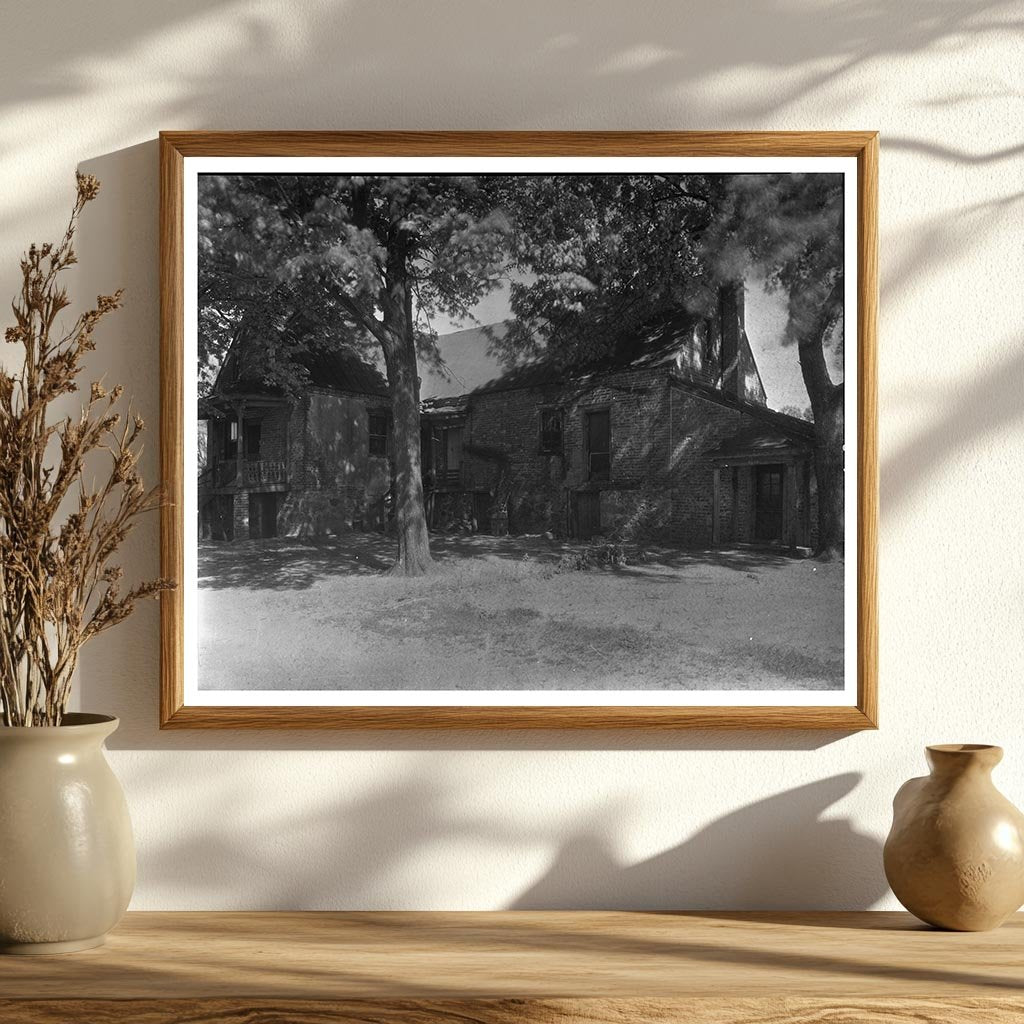 Historic Tavern in Dinwiddie County, Virginia, 1900s