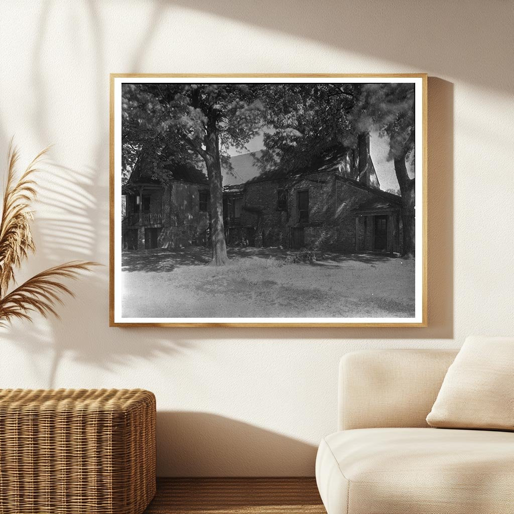 Historic Tavern in Dinwiddie County, Virginia, 1900s