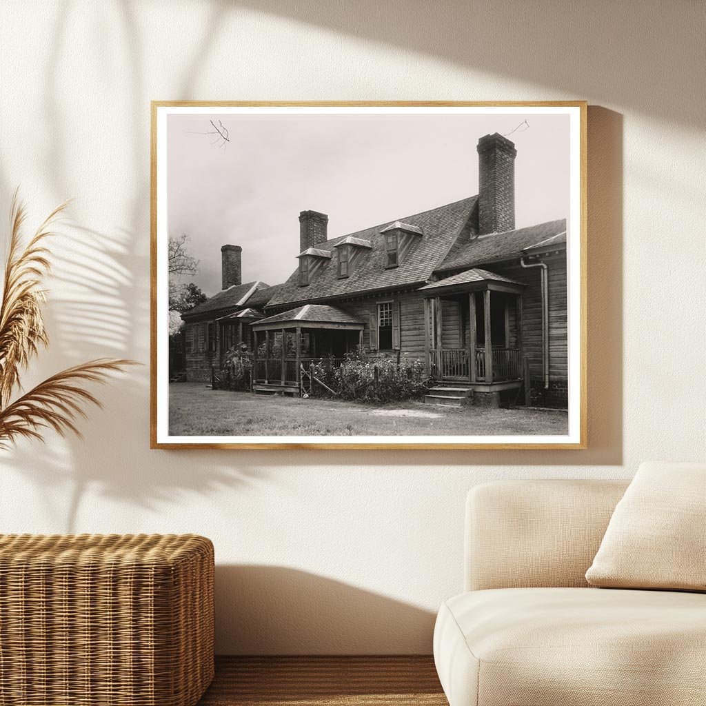 Vintage 1730 Wooden Building in Dinwiddie County, VA