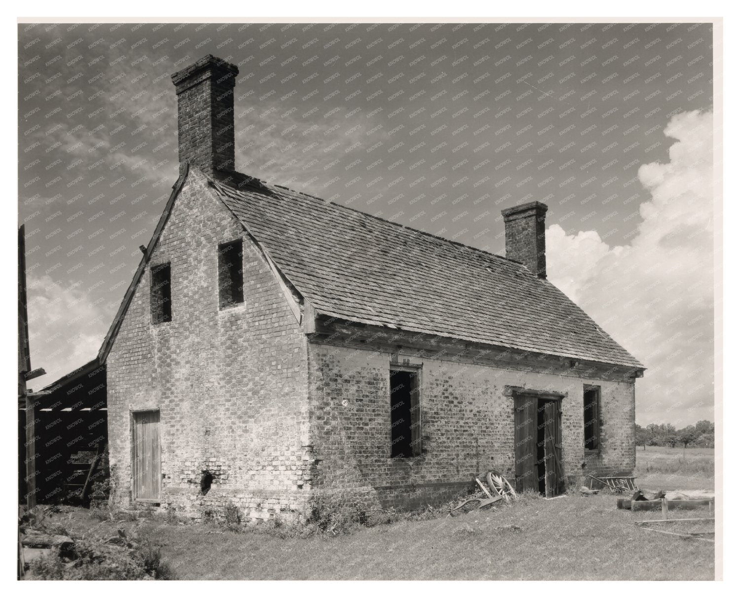 Vintage Barn in James City County, VA, 20th Century