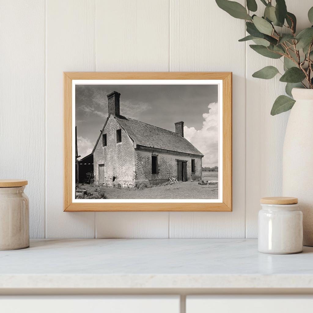 Vintage Barn in James City County, VA, 20th Century