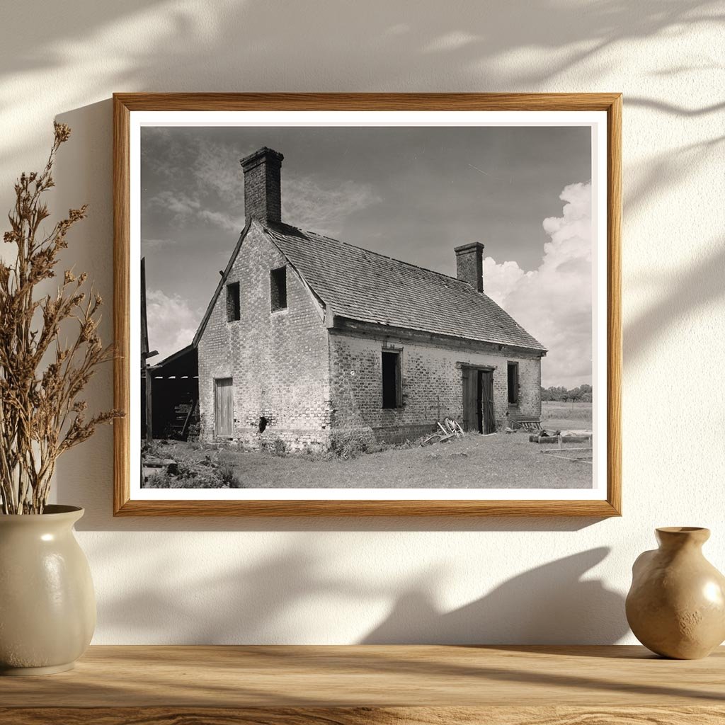 Vintage Barn in James City County, VA, 20th Century
