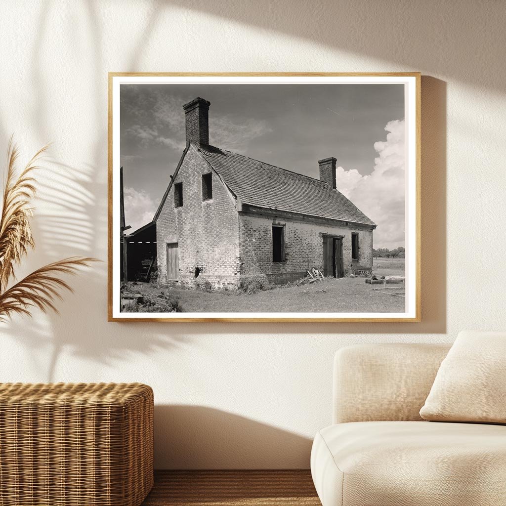 Vintage Barn in James City County, VA, 20th Century