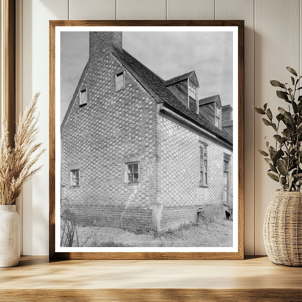 Vintage Home in Newton, Virginia - Early 1900s Architecture