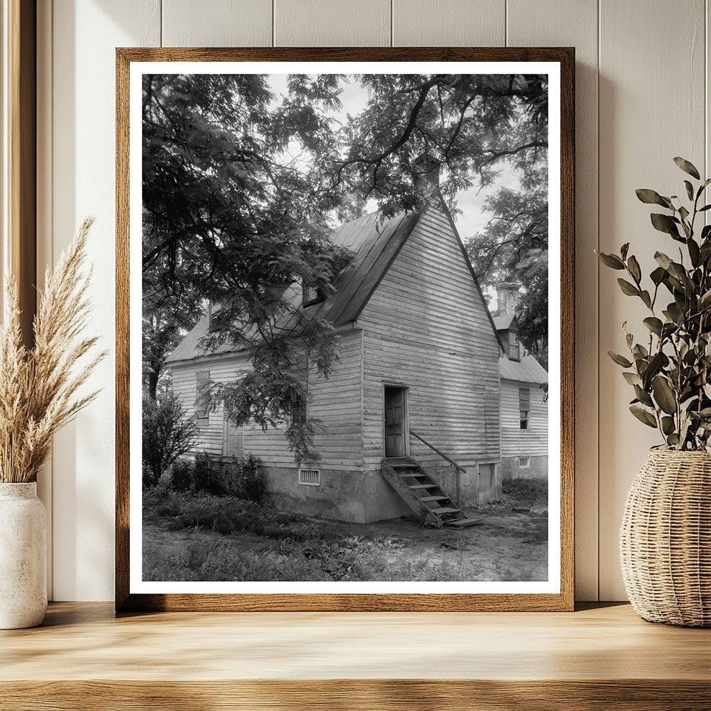 Vintage Wooden Building in Aylett, VA, 20th Century