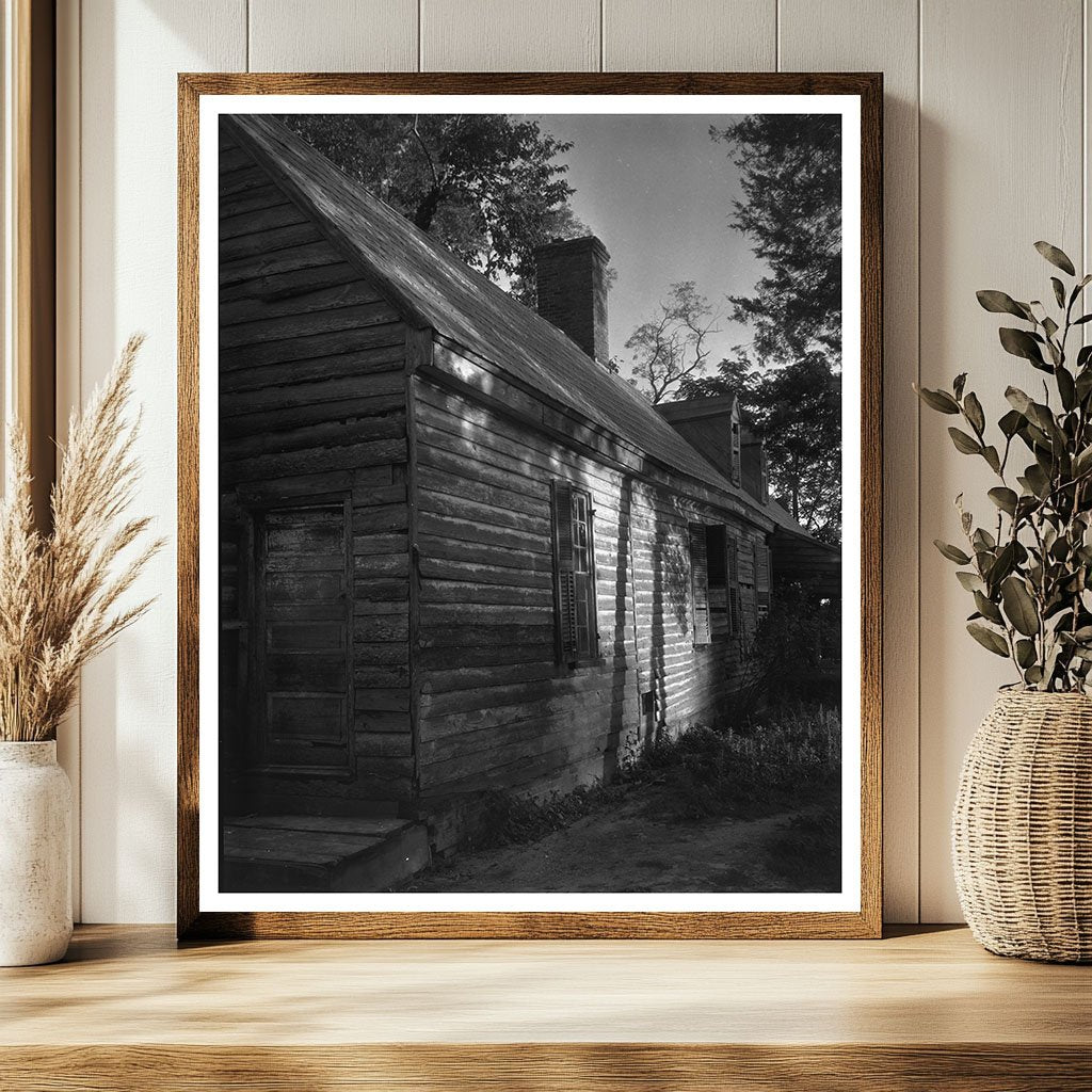 Vintage Wooden House in Piping Tree, VA - 19th Century
