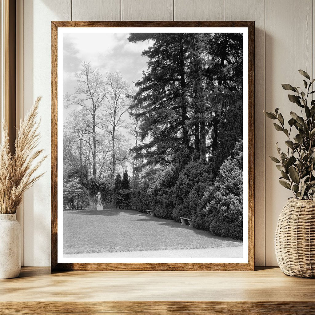 Vintage Leesburg, VA Gardens Photo from 20th Century