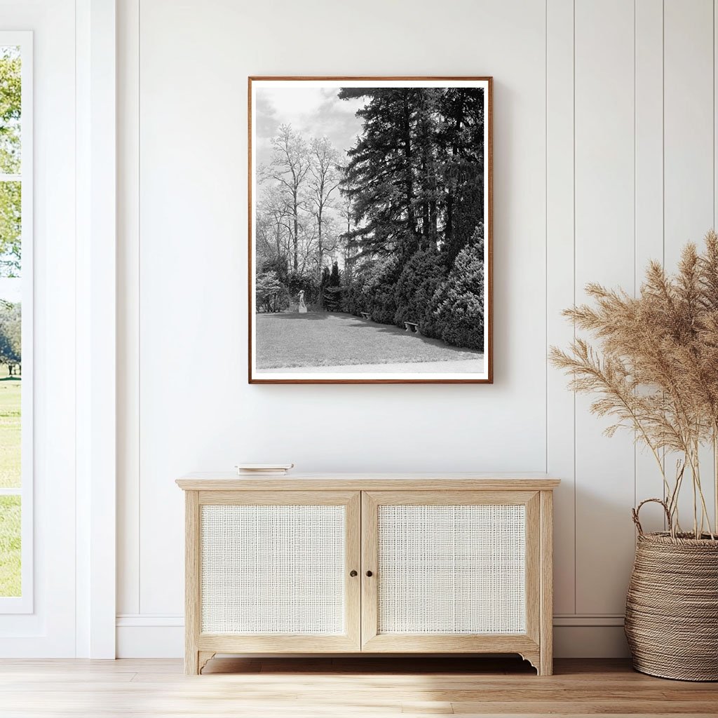 Vintage Leesburg, VA Gardens Photo from 20th Century