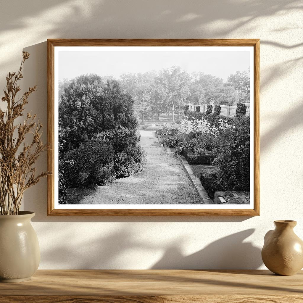 Vintage Estate Photo, Leesburg, VA, 1953