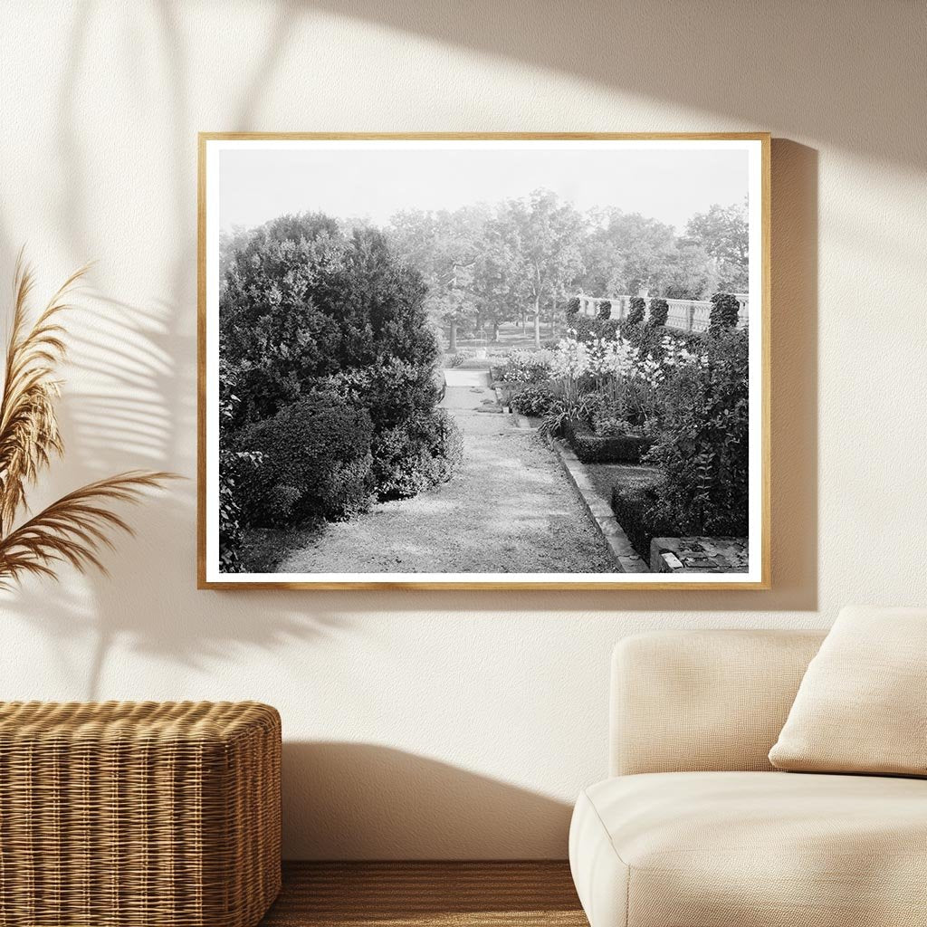 Vintage Estate Photo, Leesburg, VA, 1953