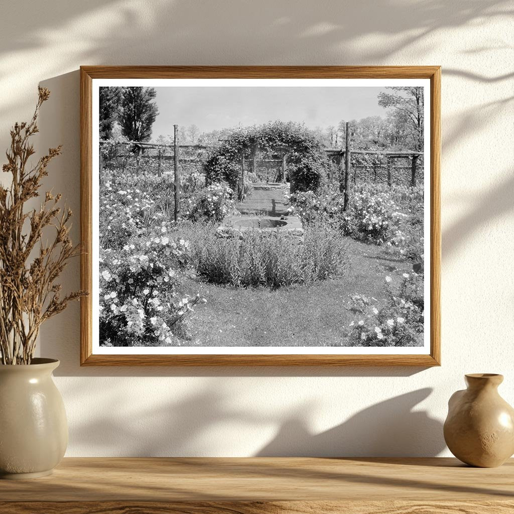 Warrenton VA Garden Scene, 1953 Historical Photograph