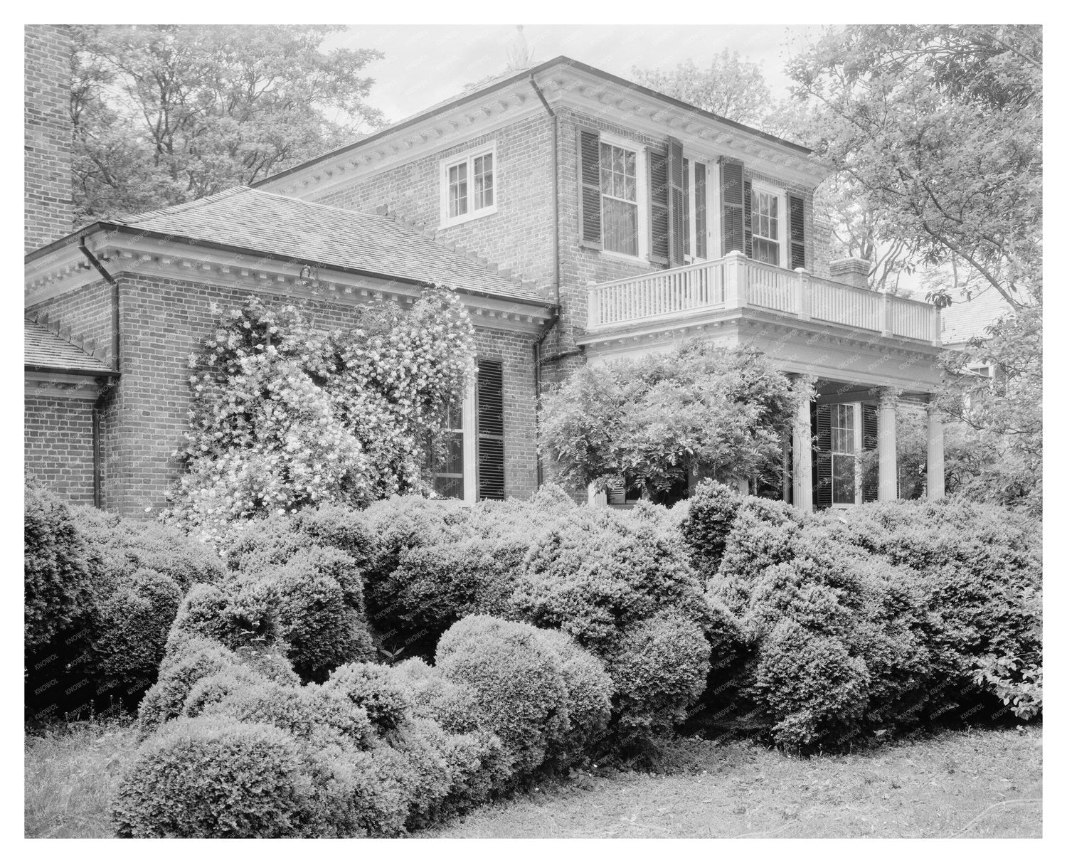 Historic Dwelling in Surry, VA - 1730 Architecture