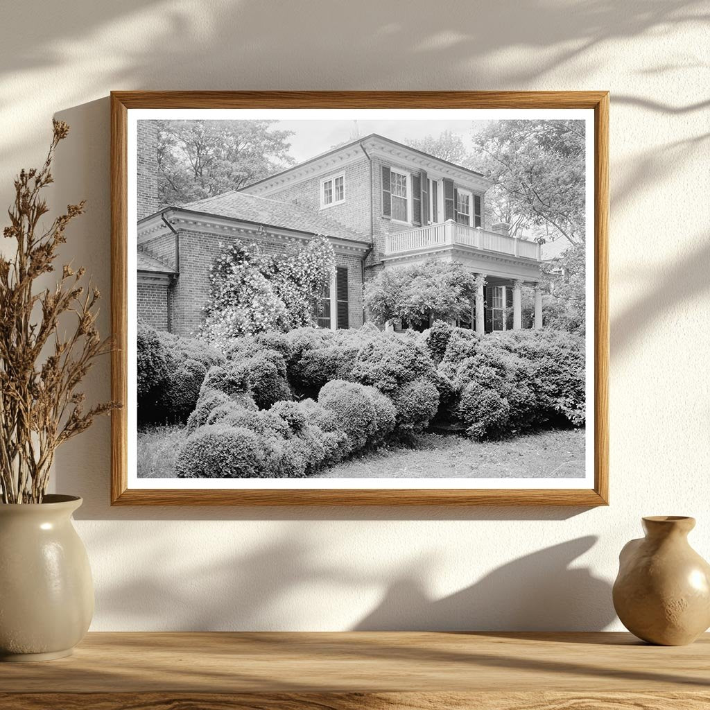 Historic Dwelling in Surry, VA - 1730 Architecture