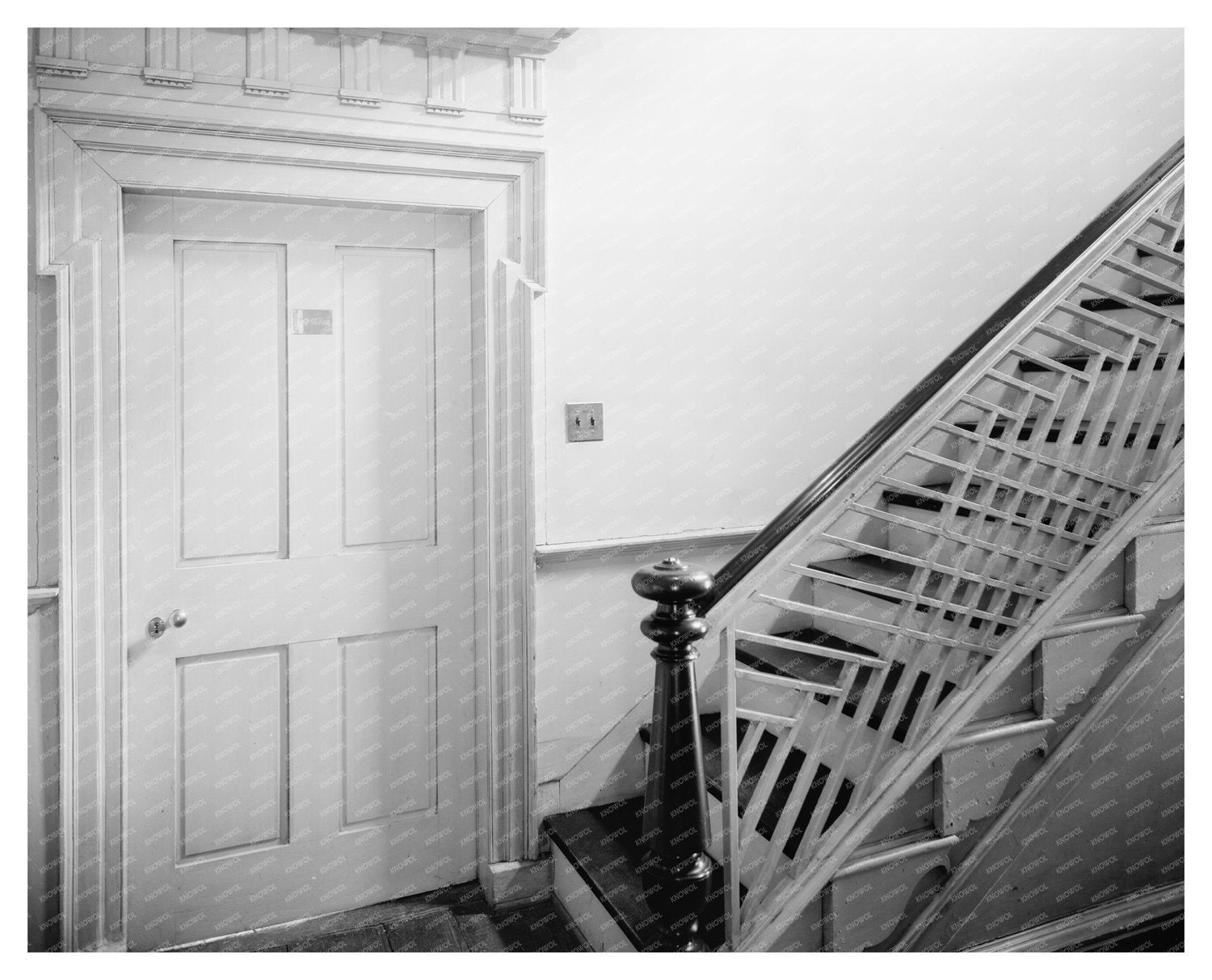 Historic Building in Surry, VA, 1730 - Architectural Signifi