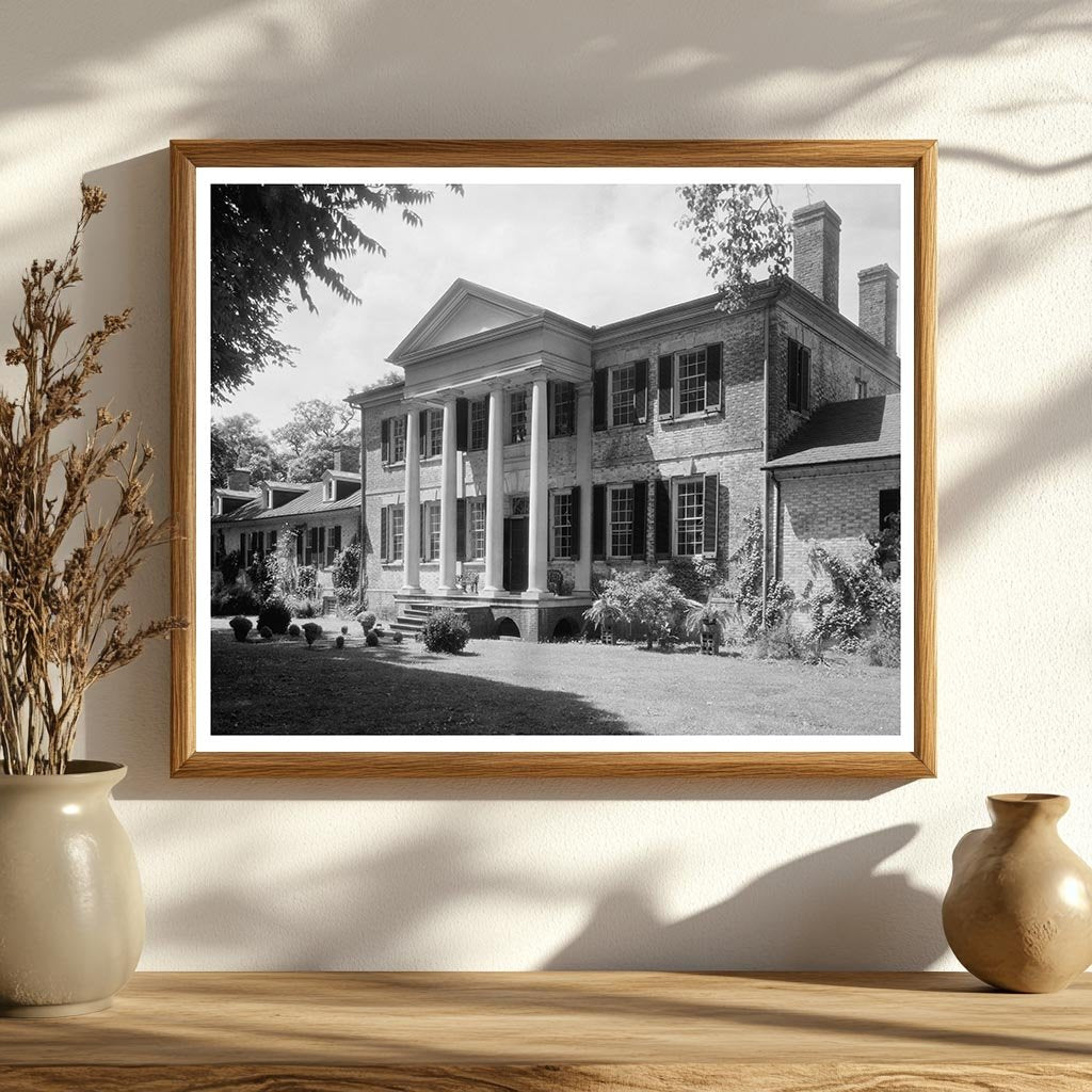 Historic Dwelling in Richmond, VA - 1730 Architecture