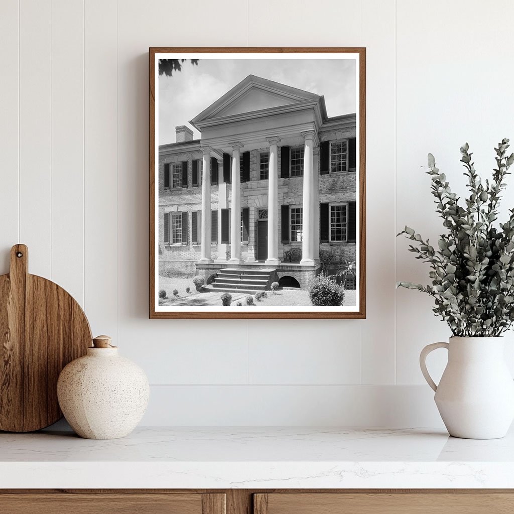 1730 Architectural Gem in Warsaw, Virginia - Historical Phot