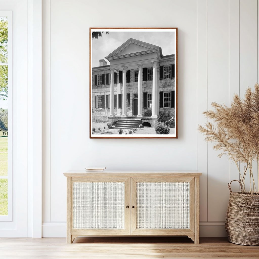 1730 Architectural Gem in Warsaw, Virginia - Historical Phot