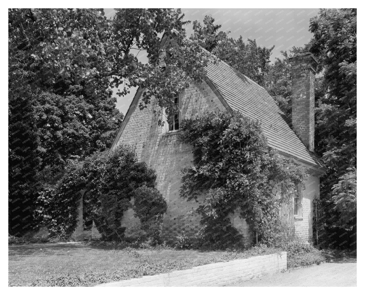 Historic Mansion in Claremont, VA - 1668 Architecture