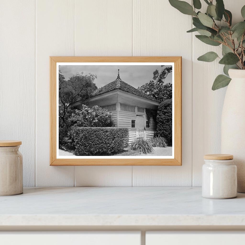 Claremont VA Estate Photograph, 1668 History & Architecture