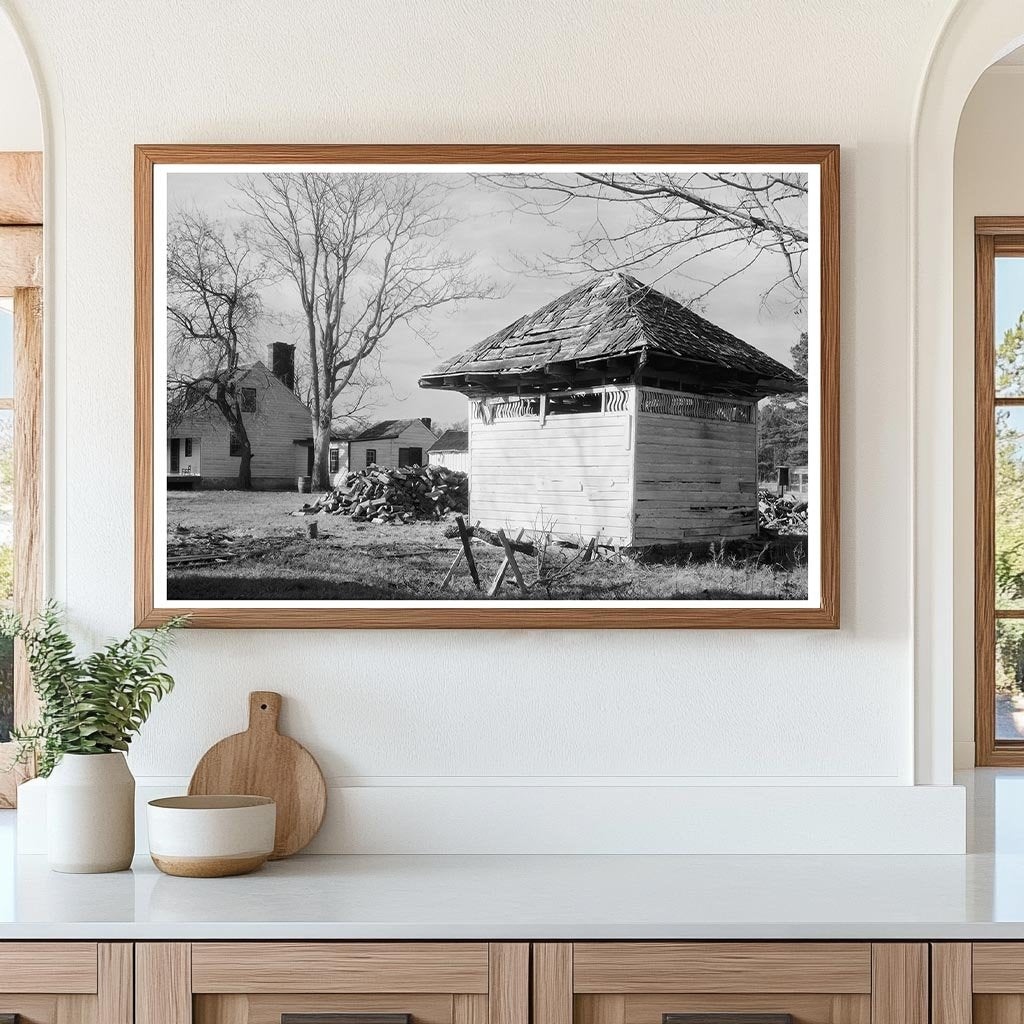 Vintage Photo of Poquoson, VA Outbuilding, Early 1900s