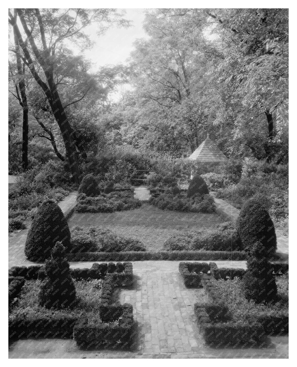 Vintage Williamsburg, VA Architecture Photo, 20th Century