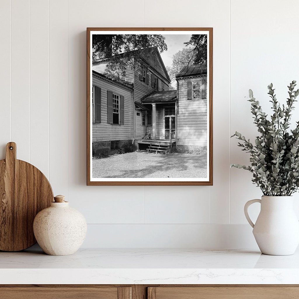 Vintage 1750 Building in Williamsburg, VA - Carnegie Survey