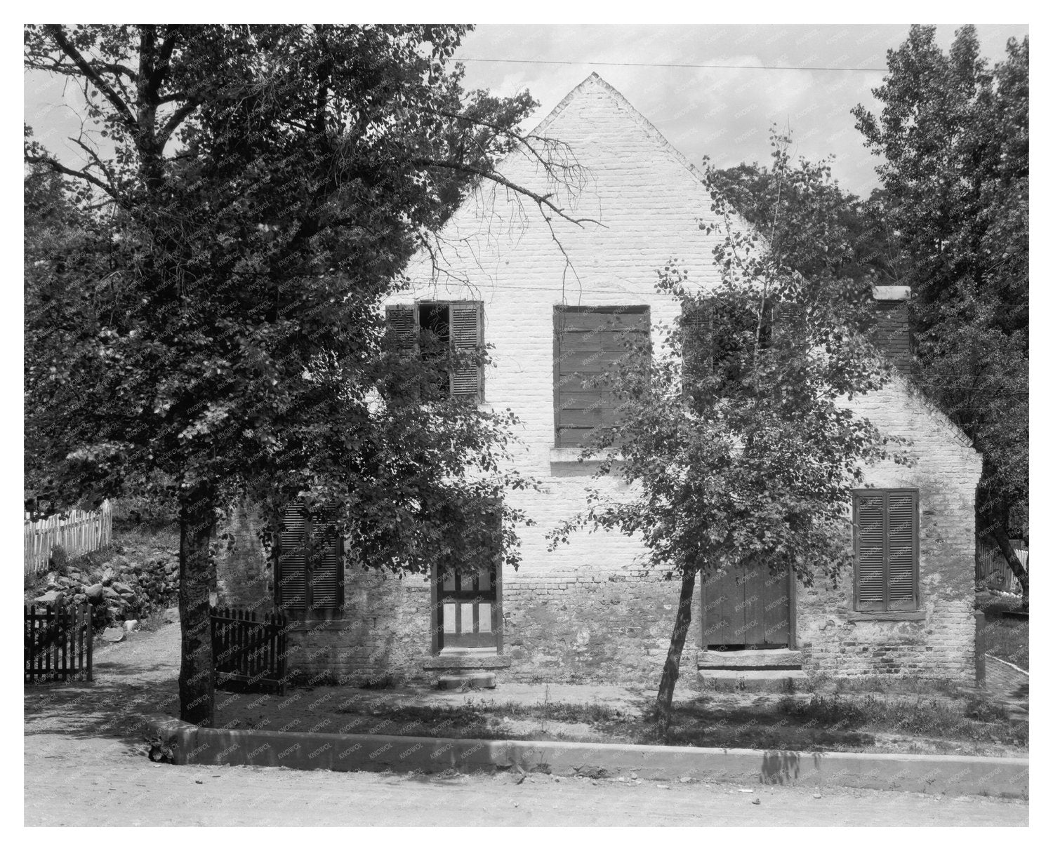 Falmouth VA Coach Gate Photo - 20th Century History
