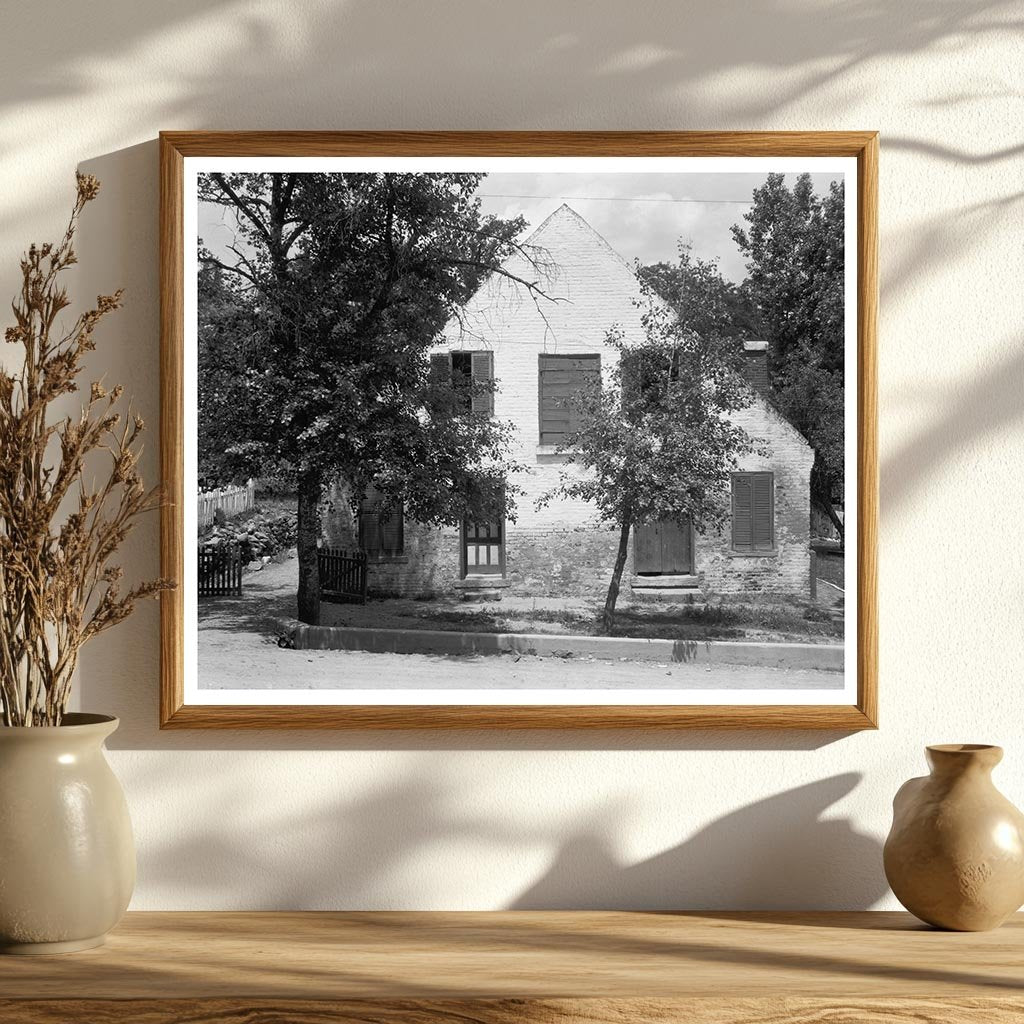 Falmouth VA Coach Gate Photo - 20th Century History